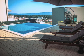 Apartment with private pool 